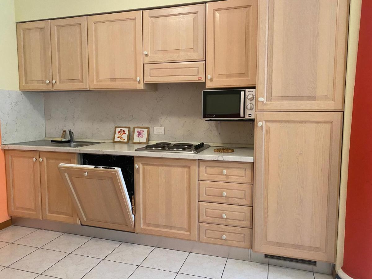 Ferretti Residence Garda Palace Пескиера дел Гарда Екстериор снимка