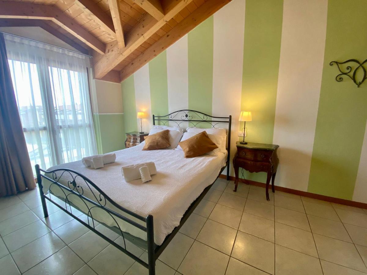 Ferretti Residence Garda Palace Пескиера дел Гарда Екстериор снимка