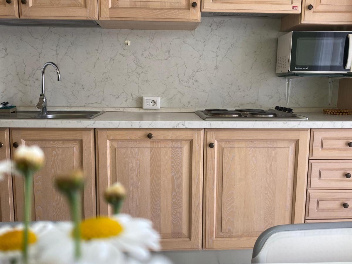 Ferretti Residence Garda Palace Пескиера дел Гарда Екстериор снимка