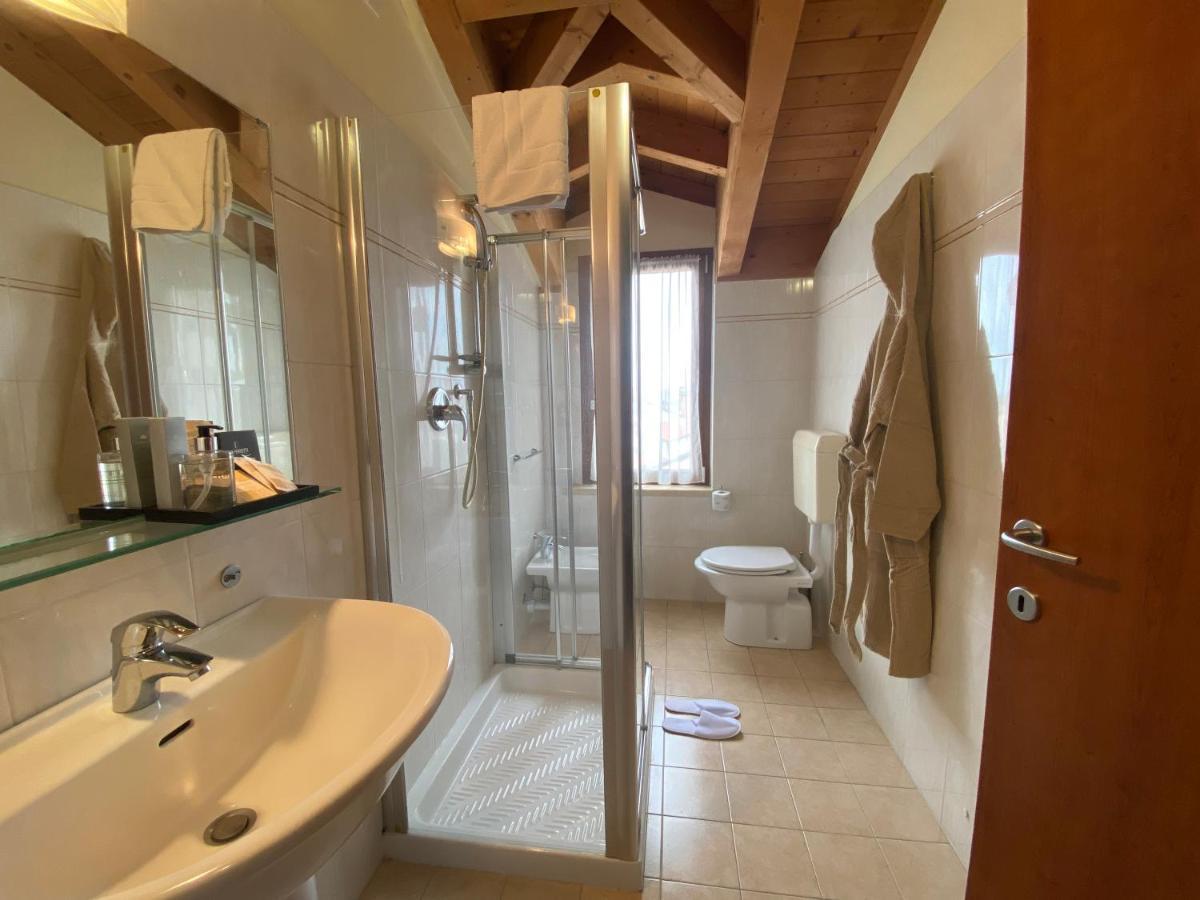 Ferretti Residence Garda Palace Пескиера дел Гарда Екстериор снимка