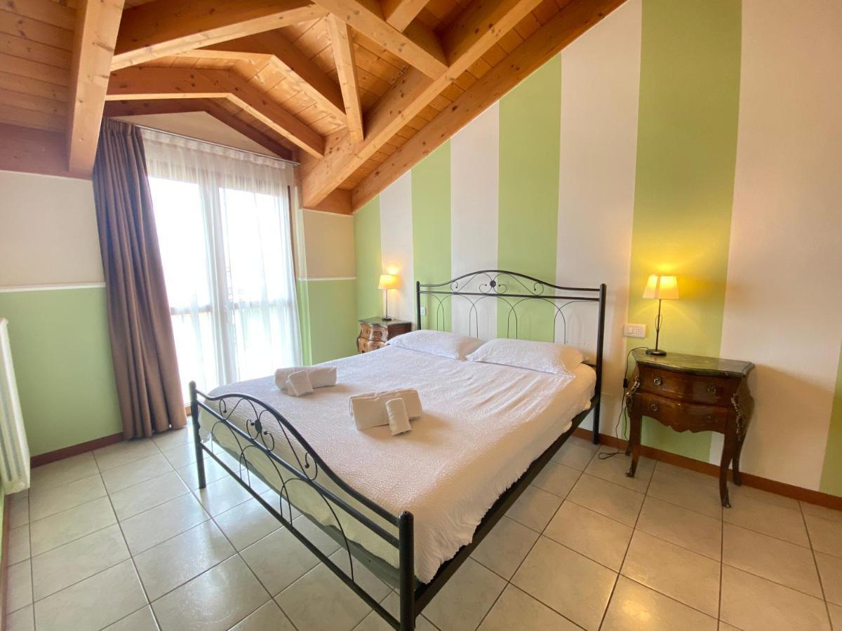 Ferretti Residence Garda Palace Пескиера дел Гарда Екстериор снимка