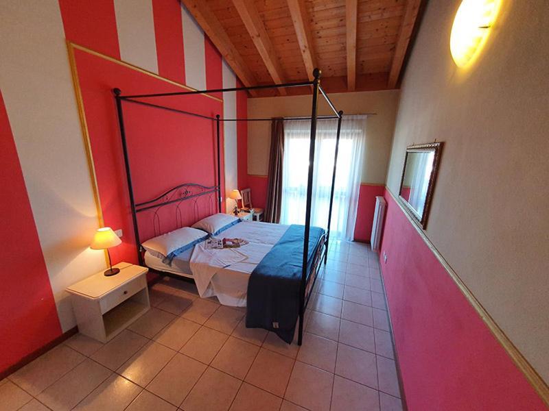 Ferretti Residence Garda Palace Пескиера дел Гарда Екстериор снимка