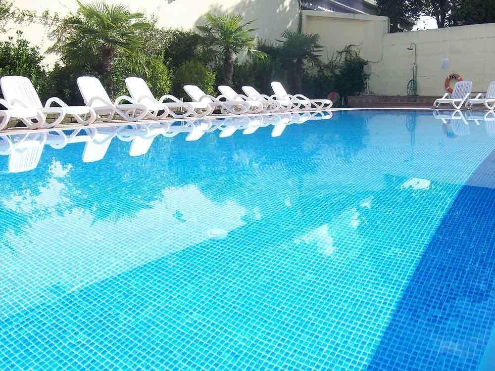 Ferretti Residence Garda Palace Пескиера дел Гарда Екстериор снимка