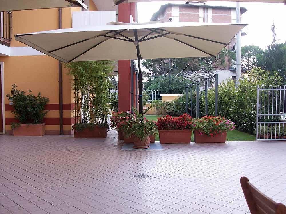 Ferretti Residence Garda Palace Пескиера дел Гарда Екстериор снимка